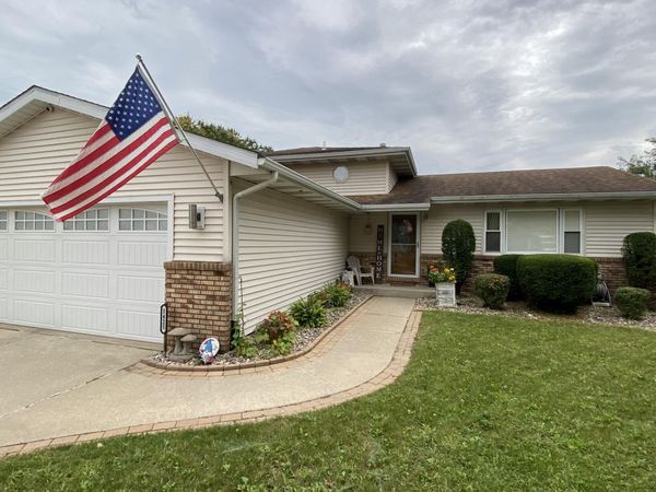 1425 W 97th Place , Crown Point, IN 46307