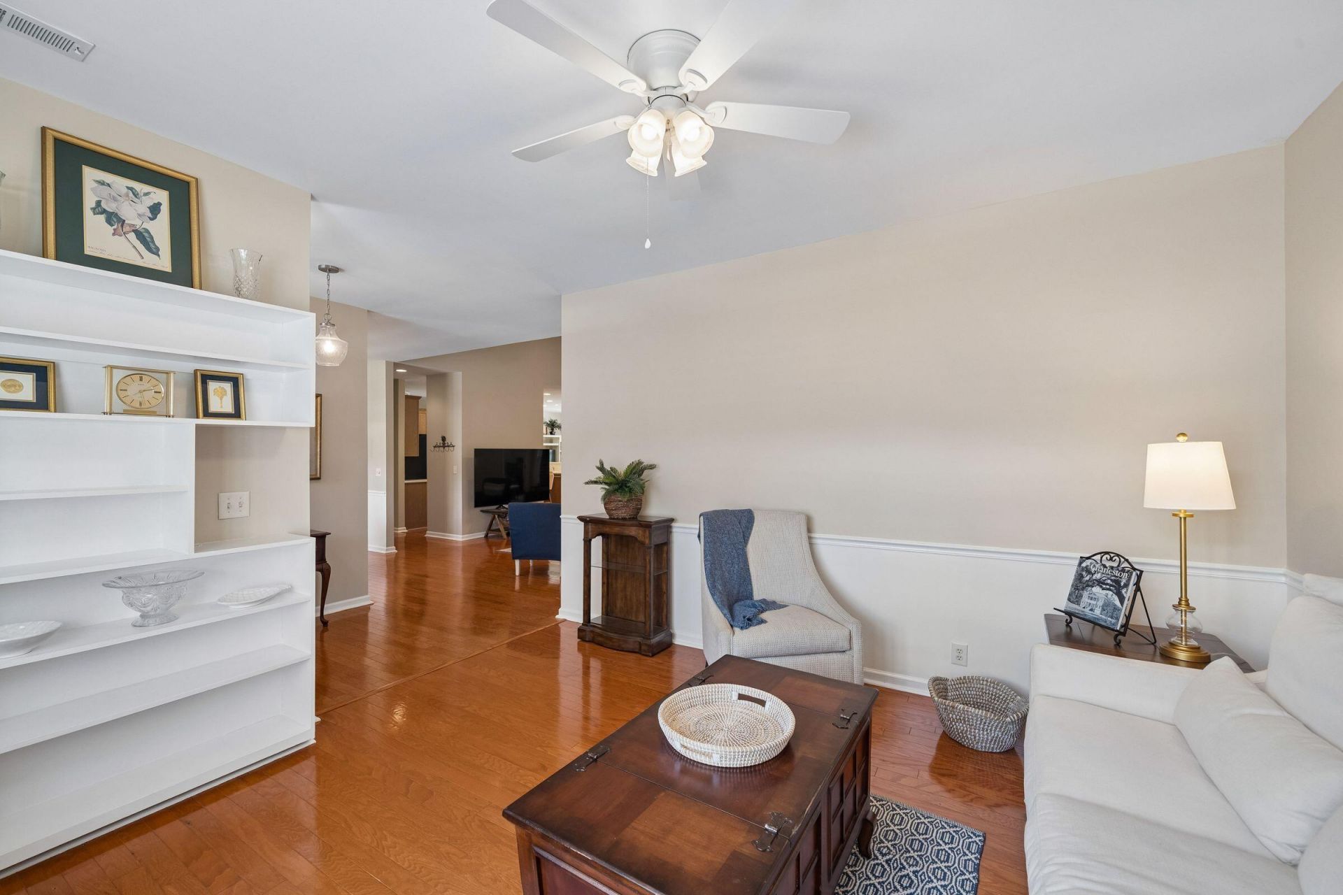 697 Hamlet Circle Photo 10