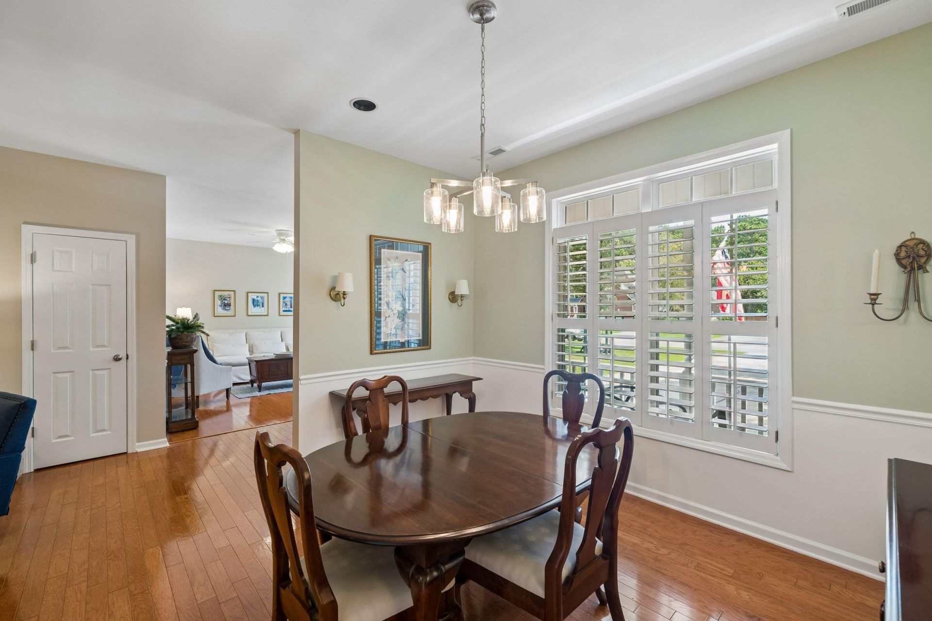 697 Hamlet Circle Photo 11