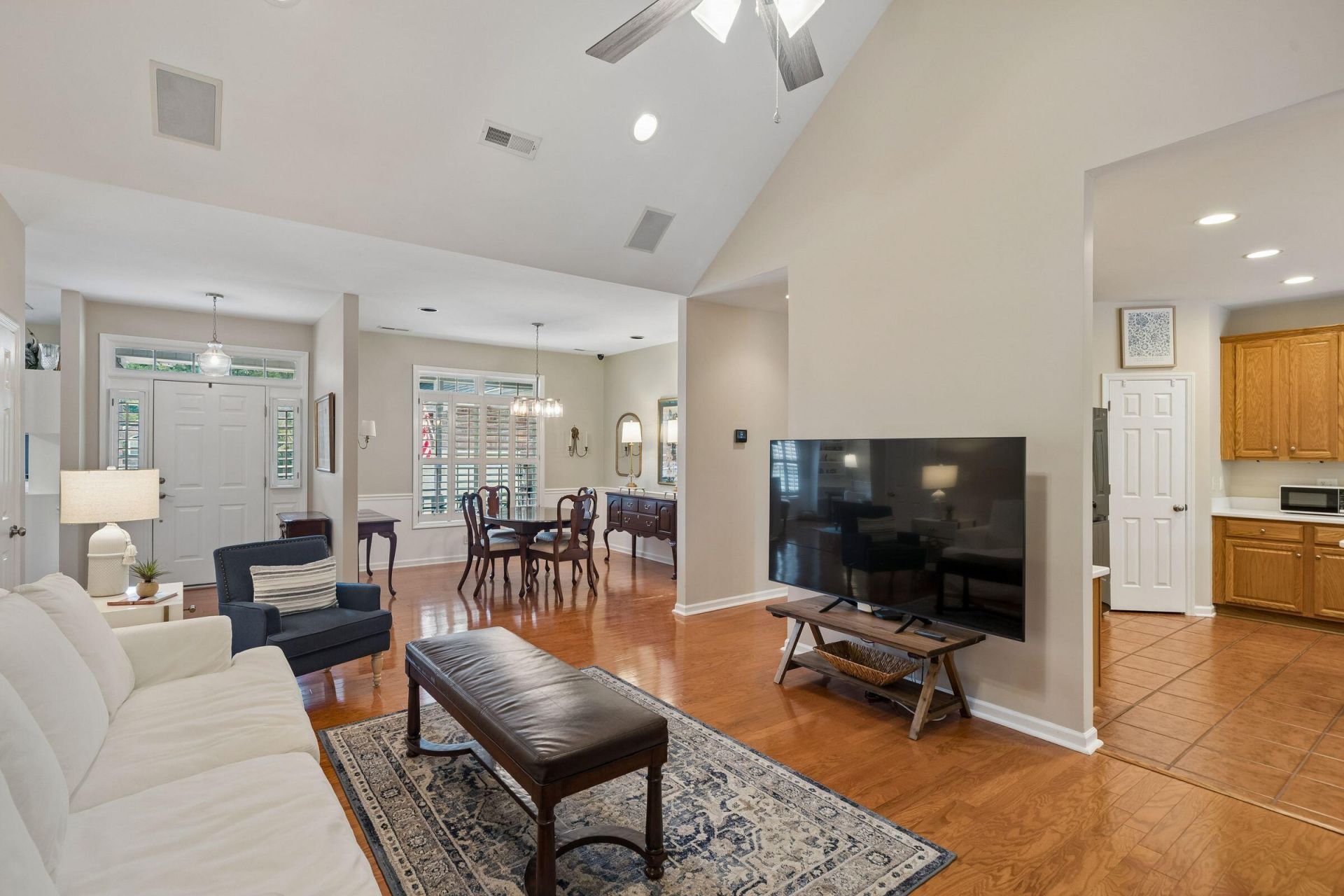697 Hamlet Circle Photo 15