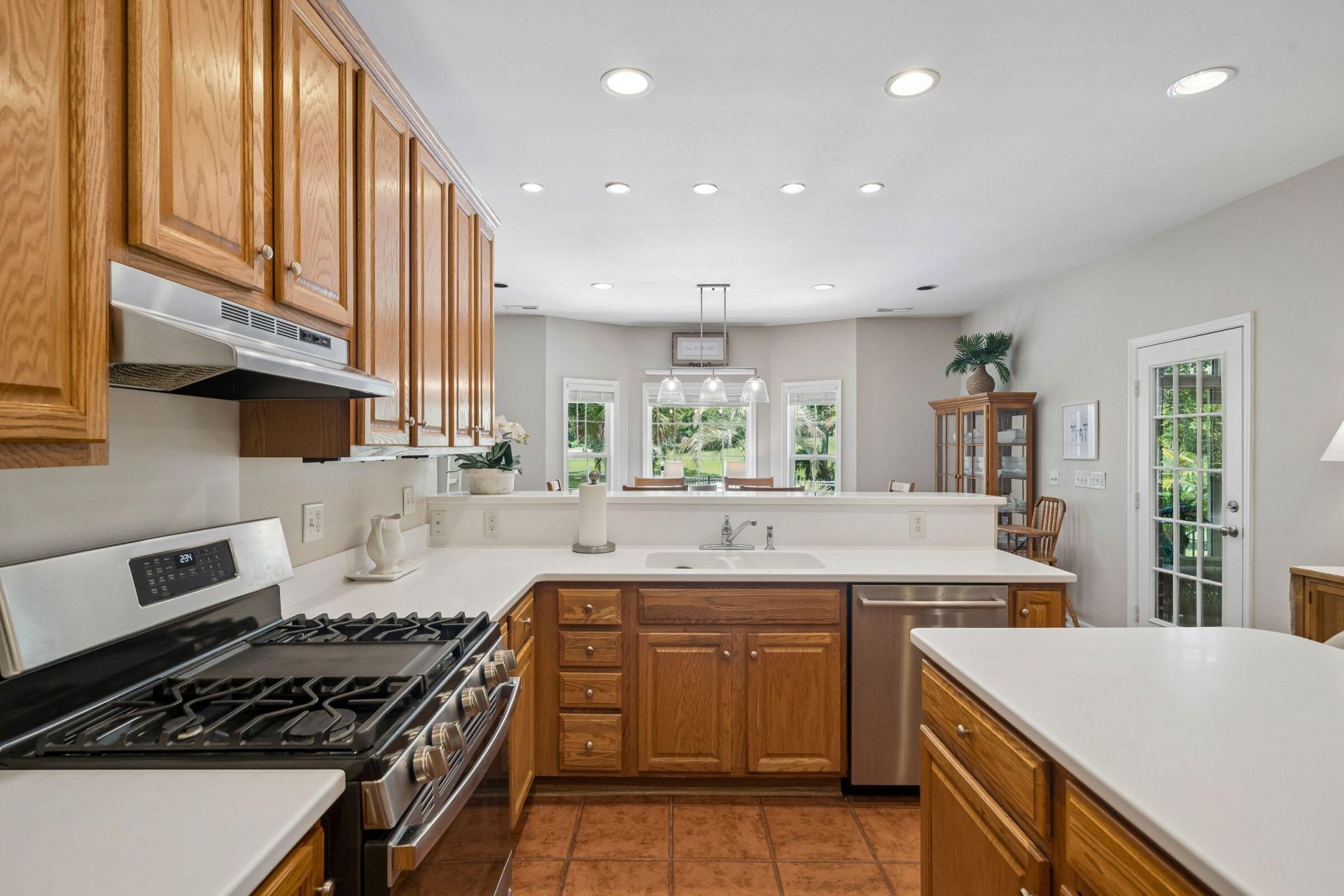 697 Hamlet Circle Photo 17