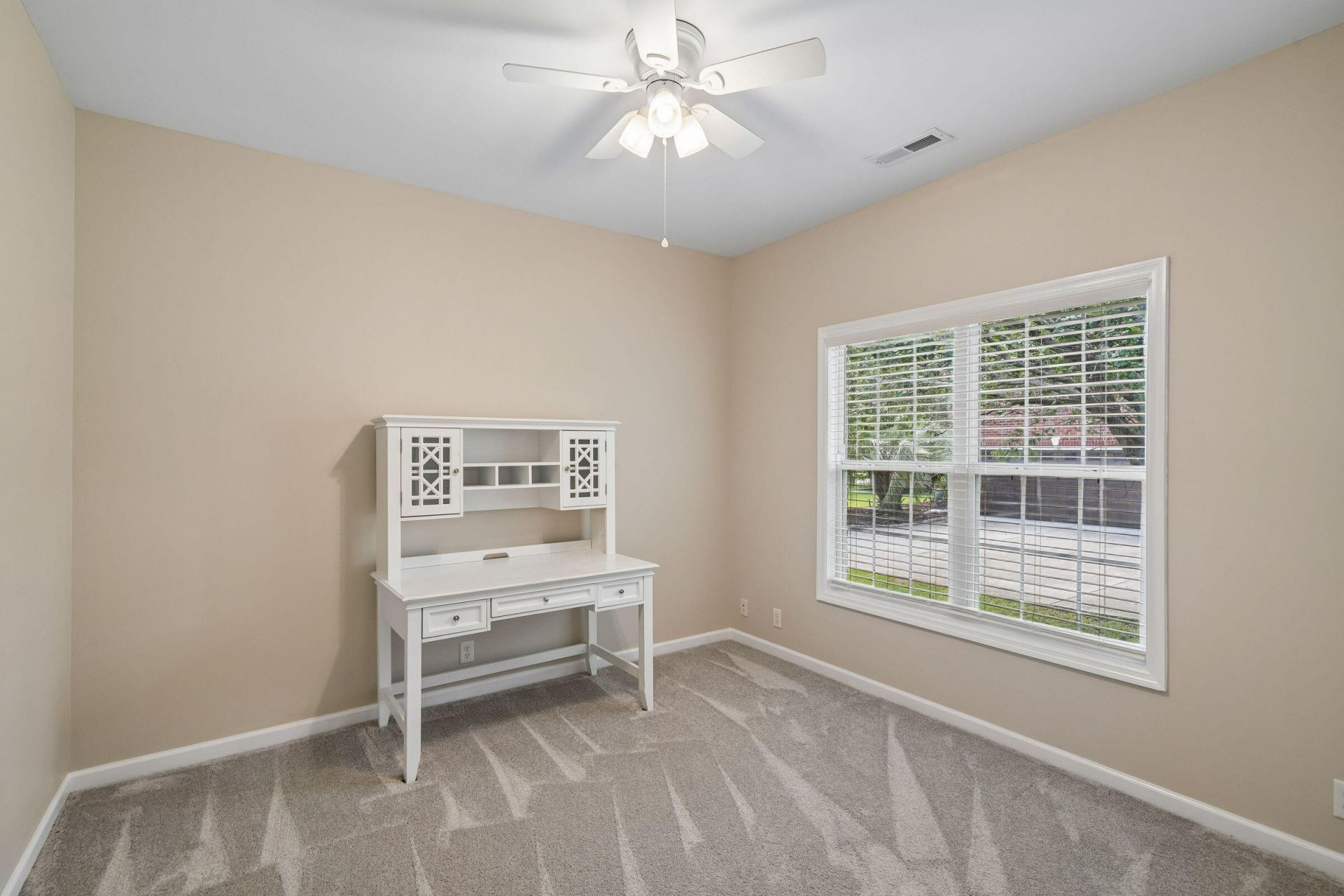 697 Hamlet Circle Photo 34