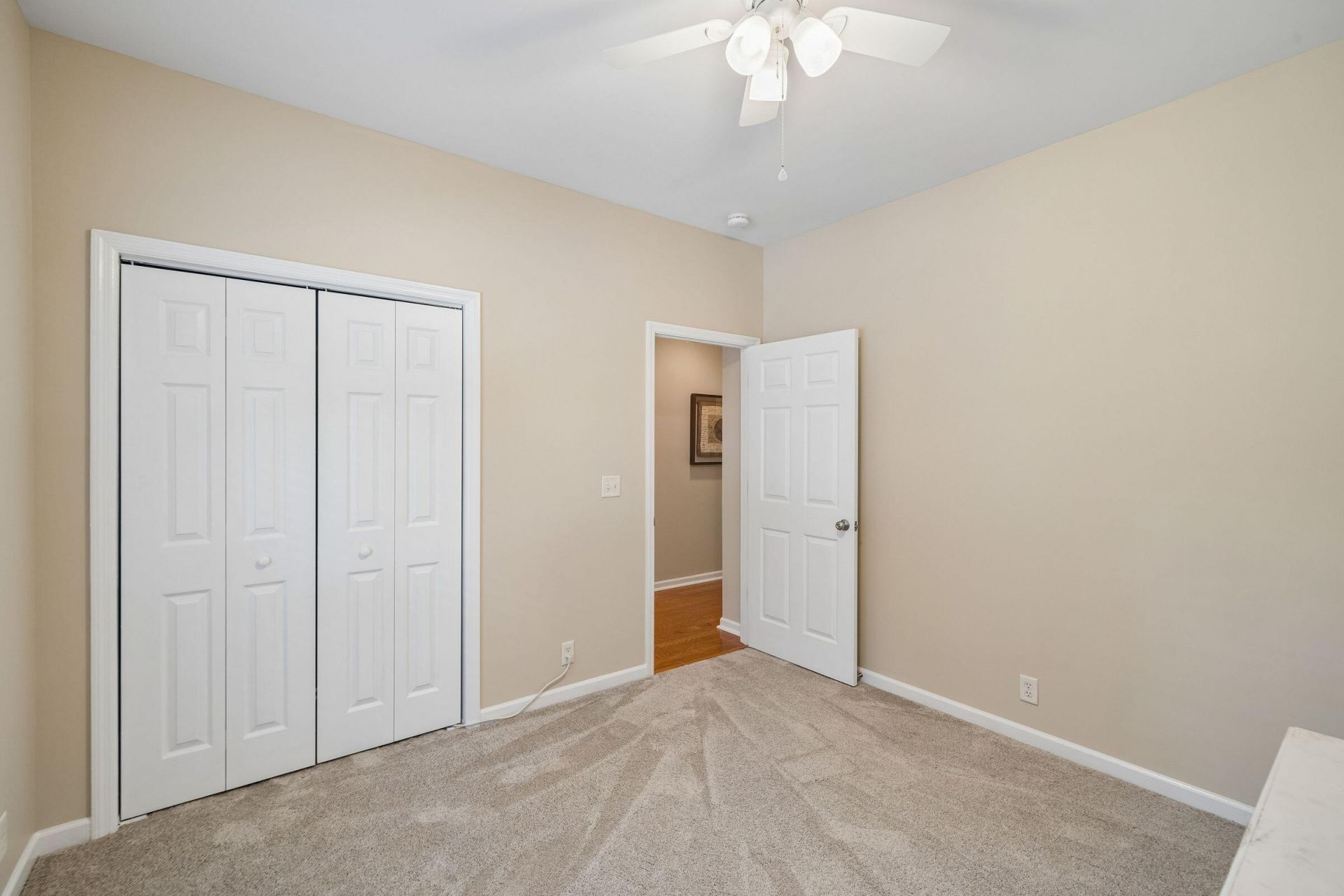 697 Hamlet Circle Photo 35