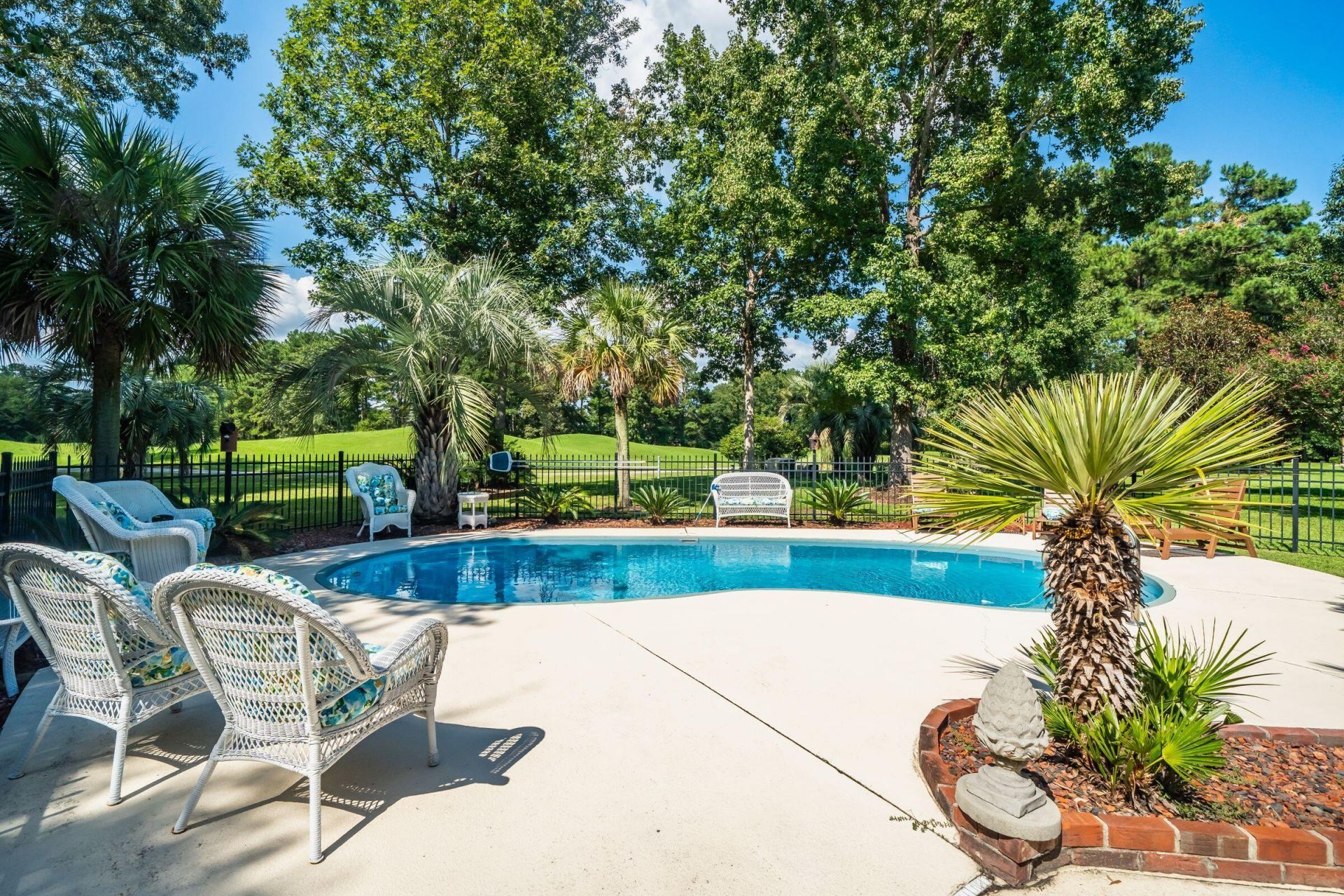 697 Hamlet Circle Photo 46