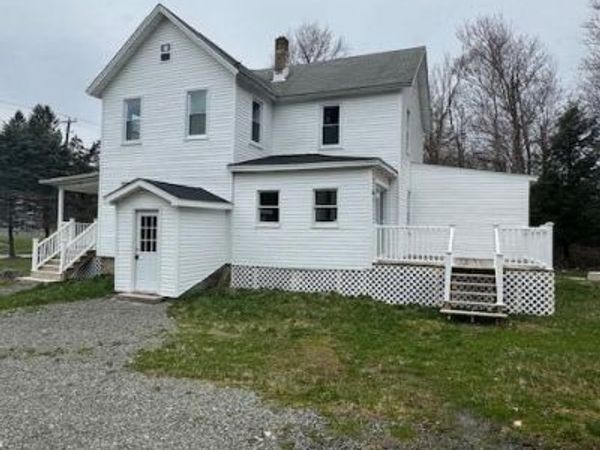 17 Tobyhanna Road, Gouldsboro, PA 18424