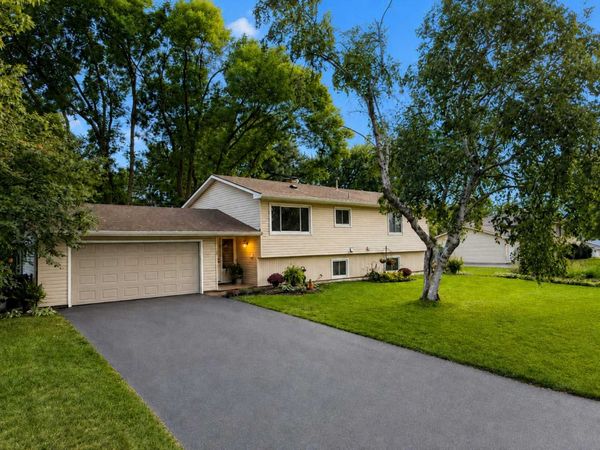 1798 E Bluestone Drive, Eagan, MN 55122