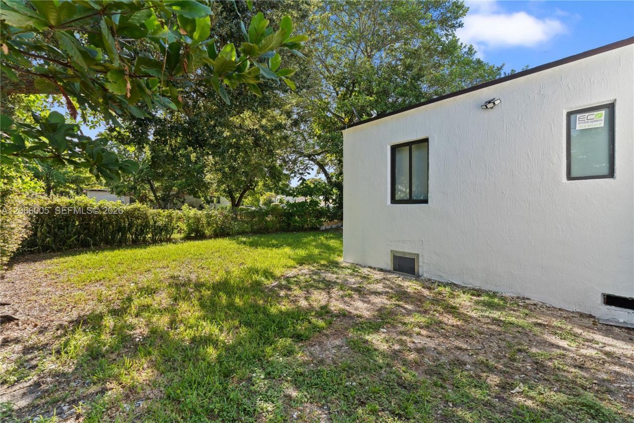 1771 NW 48th St , Miami, FL 33142 Photo