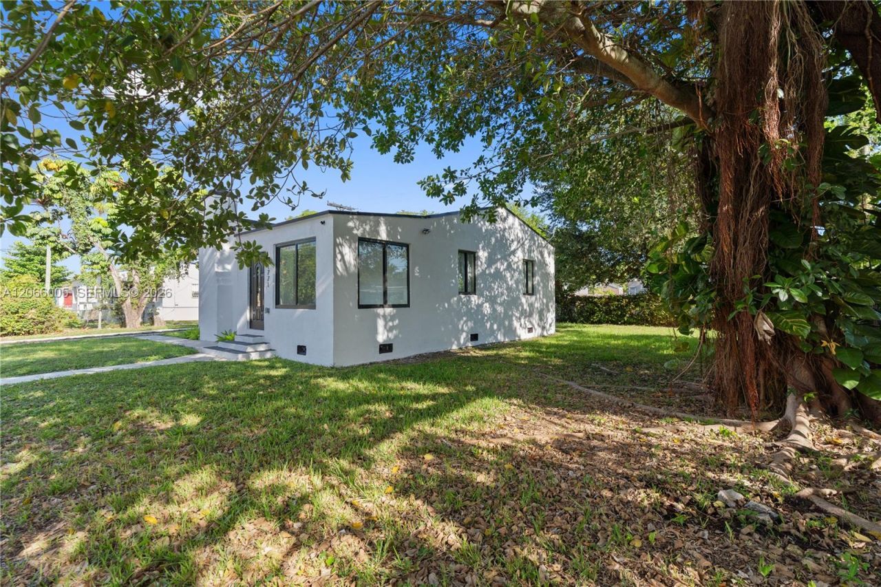 1771 NW 48th St , Miami, FL 33142 Photo