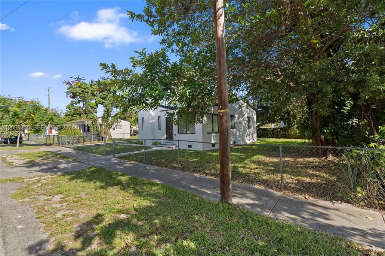 1771 NW 48th St , Miami, FL 33142 Photo