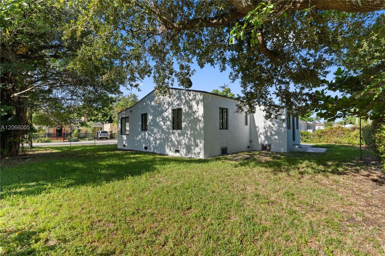 1771 NW 48th St , Miami, FL 33142 Photo