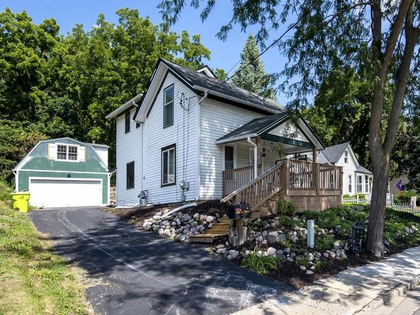 226 W Capitol DRIVE, Hartland, WI 53029