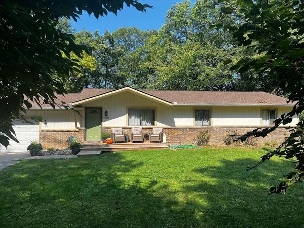 11816 Highridge Drive, Pinckney, MI 48169