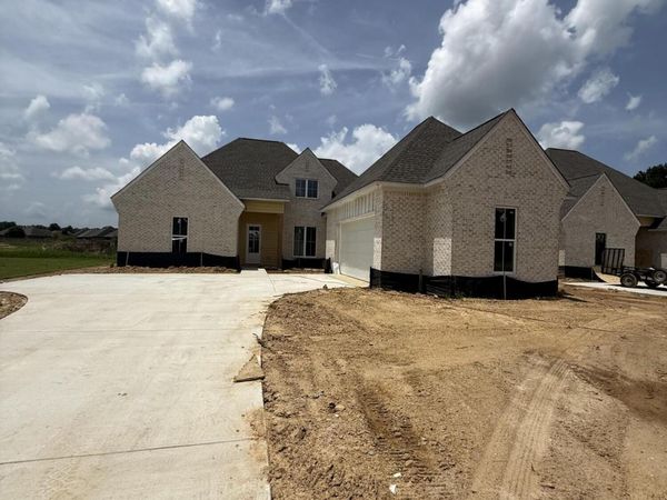 233 Mission Park Drive, Madison, MS 39110