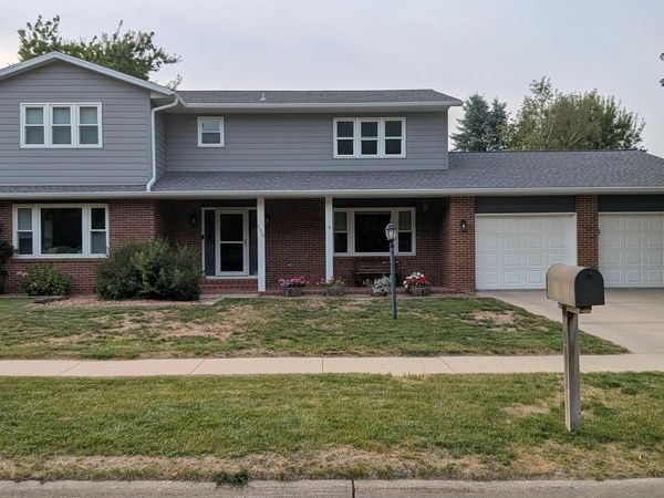 120 Woodbine, Mason City, IA 50401
