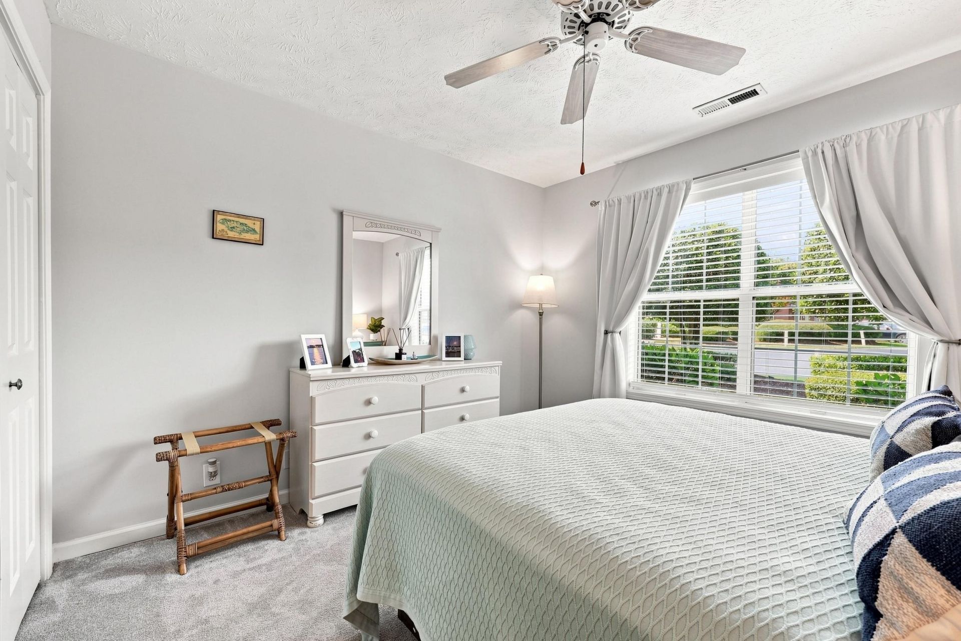 4545 Lighthouse Dr. Photo 14