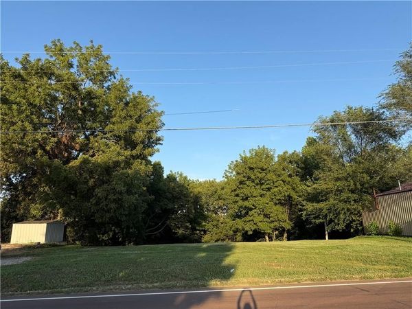 Se State Rt 371 Highway, St Joseph, MO 64504