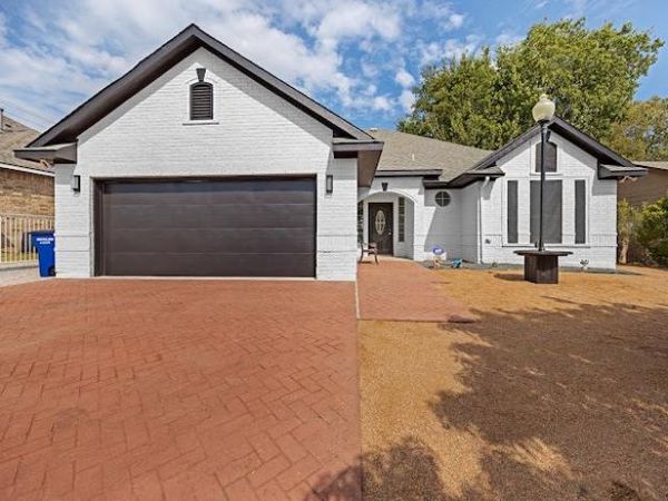 10901 Parkfield DR , Austin, TX 78758