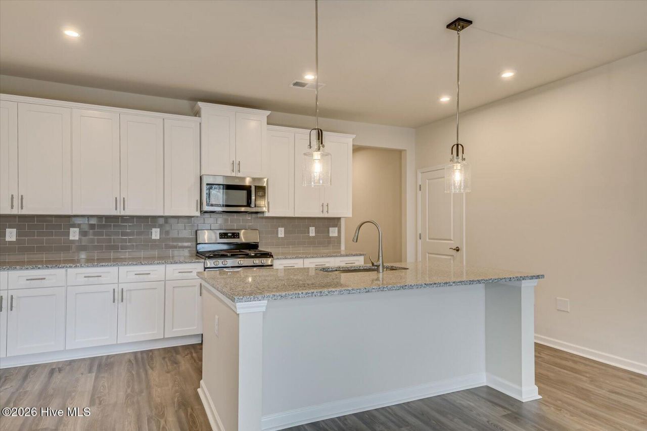 4658 Hartshorn Circle Photo 9