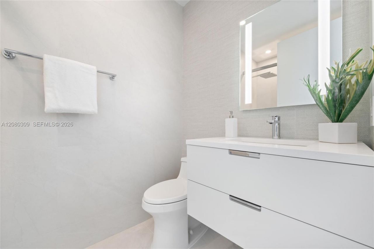 6101 Aqua Ave, Unit PH11A, Miami Beach, FL 33141 Photo