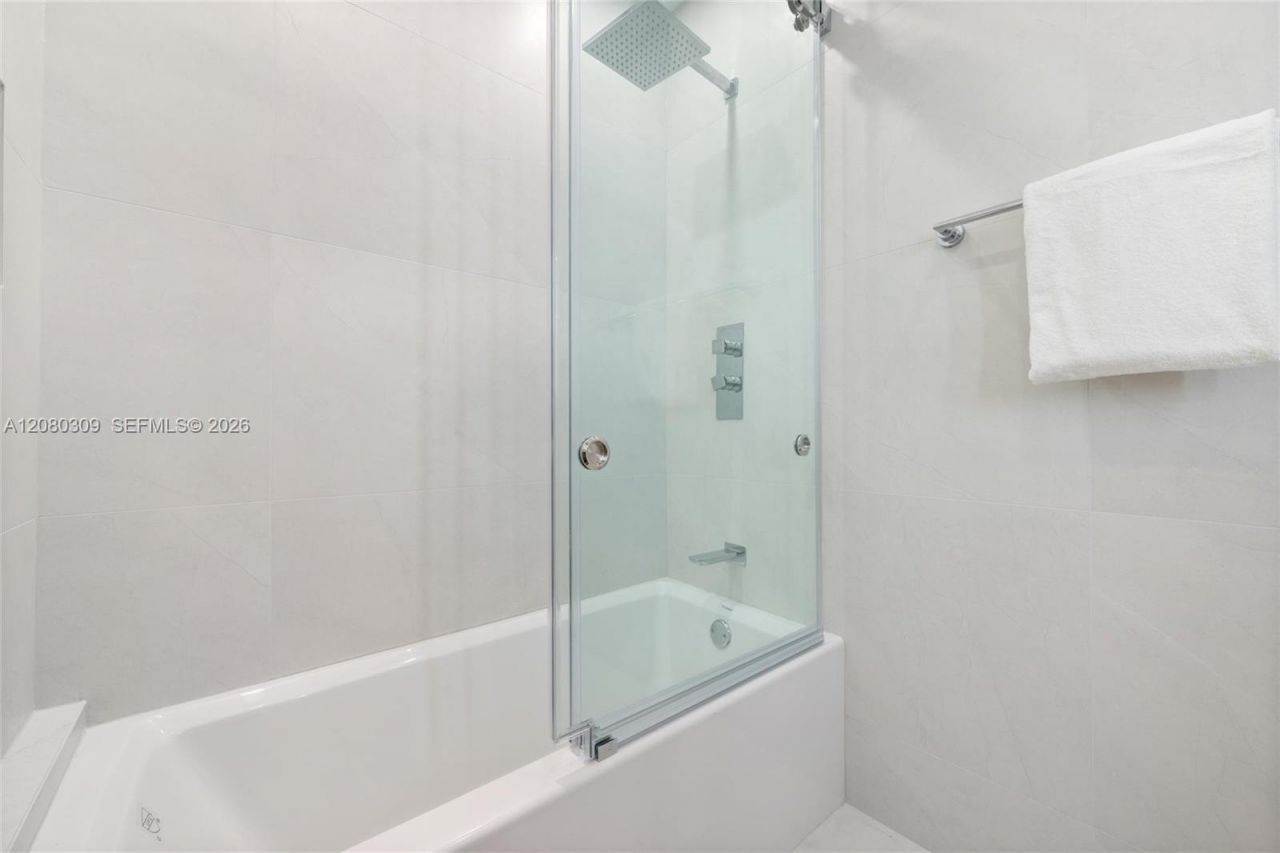 6101 Aqua Ave, Unit PH11A, Miami Beach, FL 33141 Photo