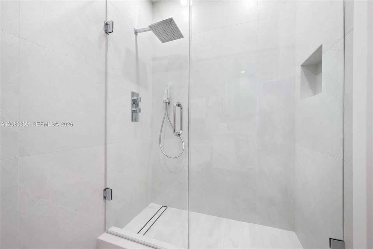 6101 Aqua Ave, Unit PH11A, Miami Beach, FL 33141 Photo