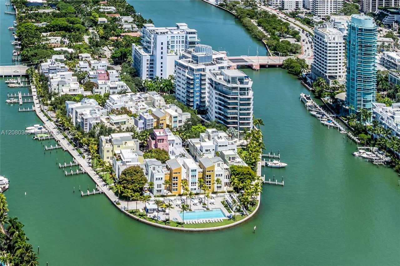 6101 Aqua Ave, Unit PH11A, Miami Beach, FL 33141 Photo