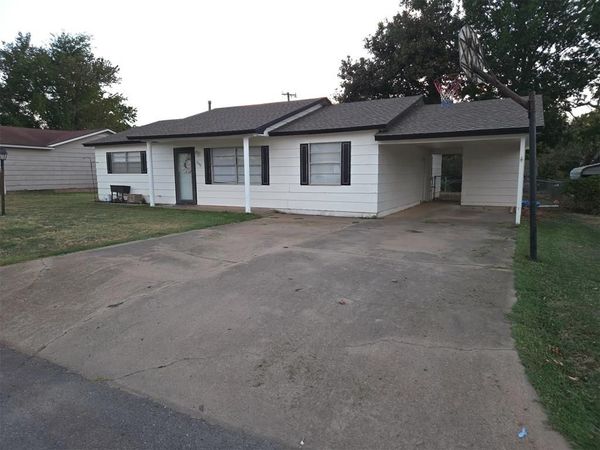 606 N Cedar Avenue, Stroud, OK 74079