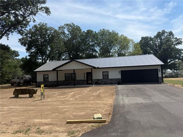 215 W Washington Street, Arma, KS 66712