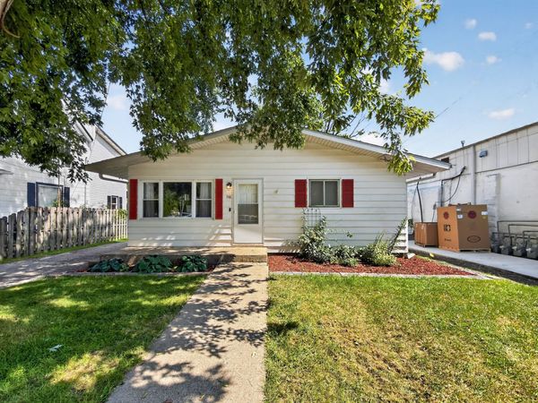 116 N Hickory Street , Waterman, IL 60556