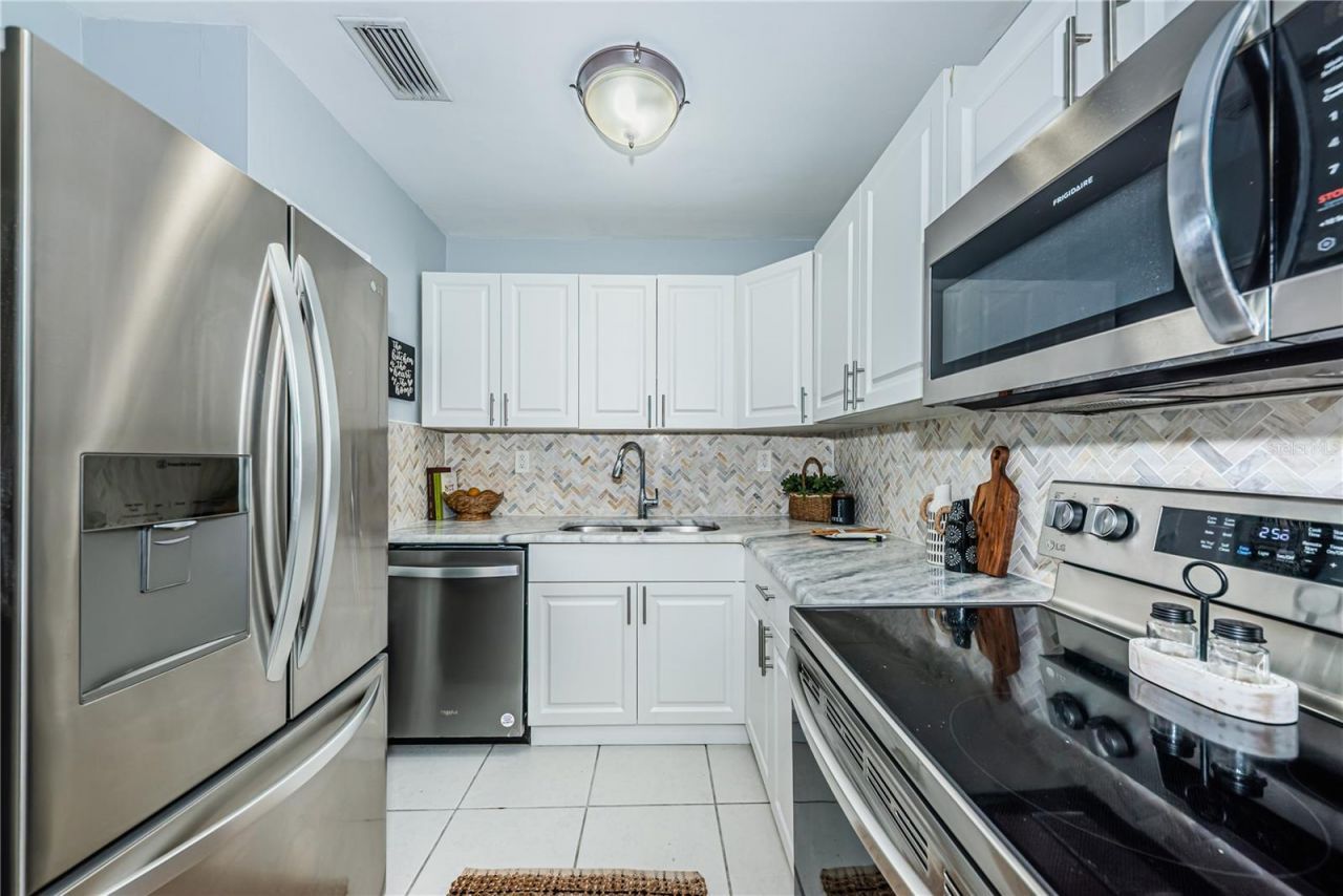 262 40 Avenue Ne, Saint Petersburg, FL 33703 Photo