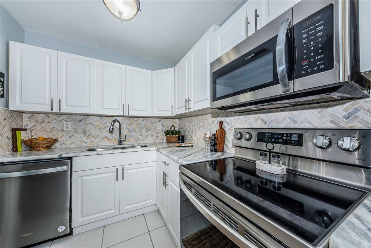 262 40 Avenue Ne, Saint Petersburg, FL 33703 Photo