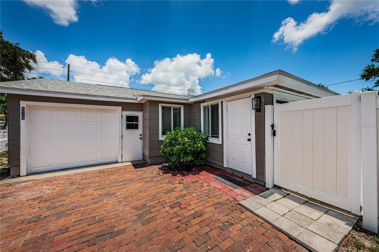 262 40 Avenue Ne, Saint Petersburg, FL 33703 Photo