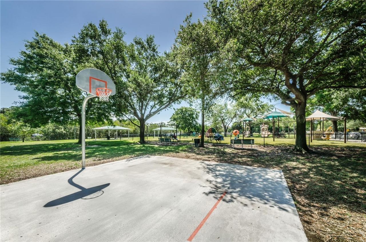 262 40 Avenue Ne, Saint Petersburg, FL 33703 Photo