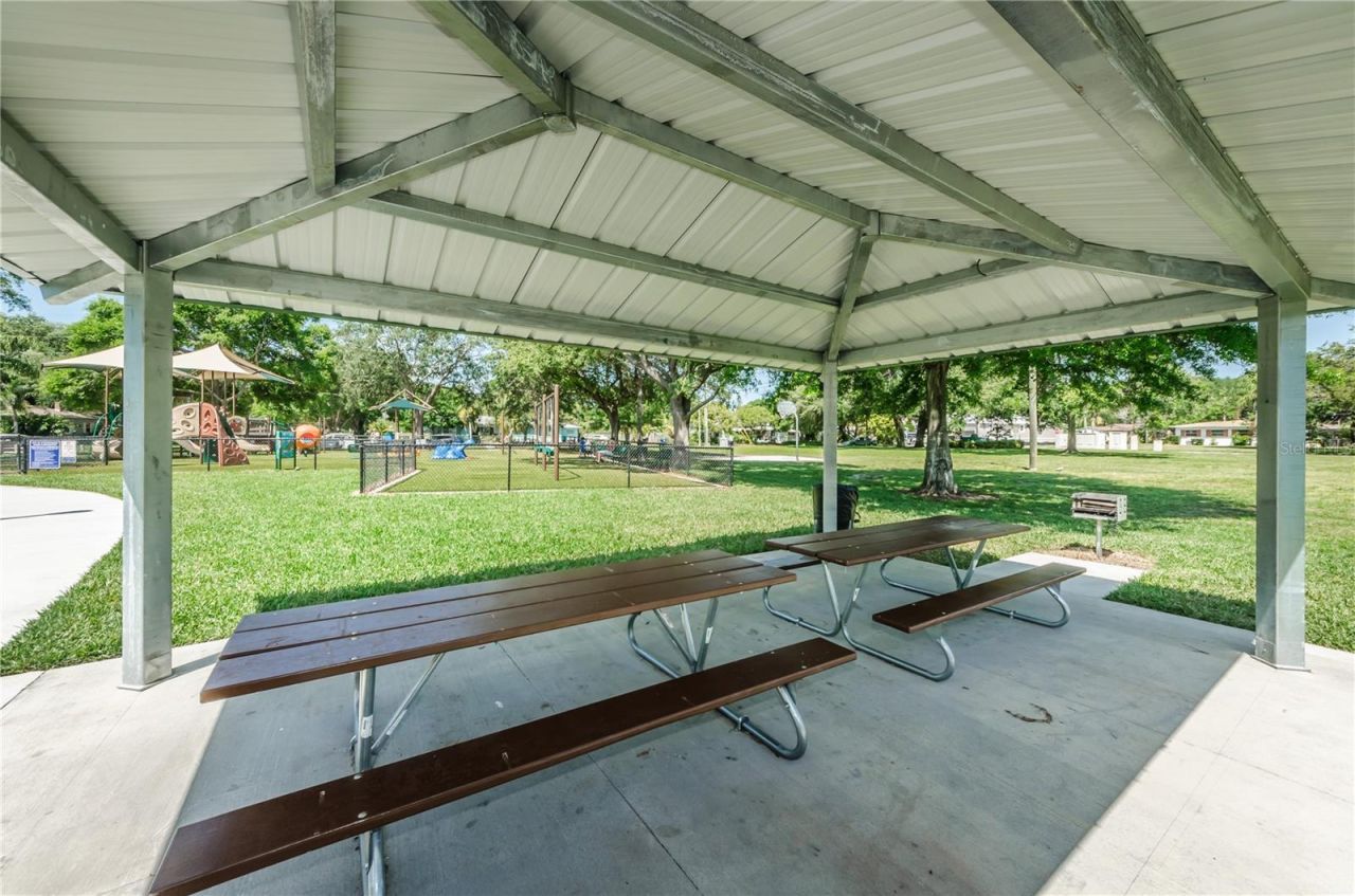 262 40 Avenue Ne, Saint Petersburg, FL 33703 Photo