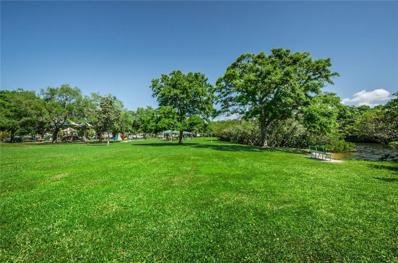 262 40 Avenue Ne, Saint Petersburg, FL 33703 Photo