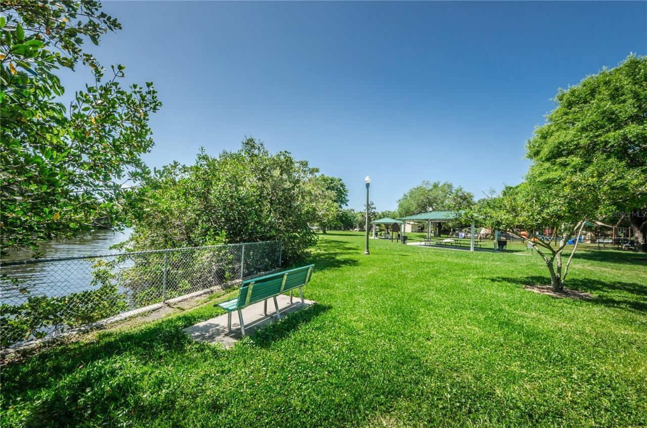 262 40 Avenue Ne, Saint Petersburg, FL 33703 Photo