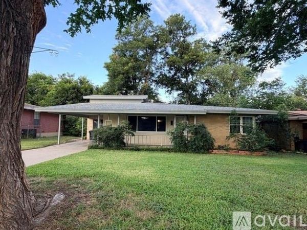 4925 Lubbock Avenue , Fort Worth, TX 76115