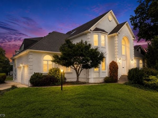 907 Colonia Rd, Elizabeth, NJ 07208