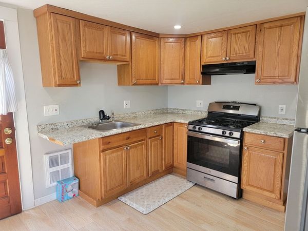 30 Thayer Place, Unit 2, Braintree, MA 02184