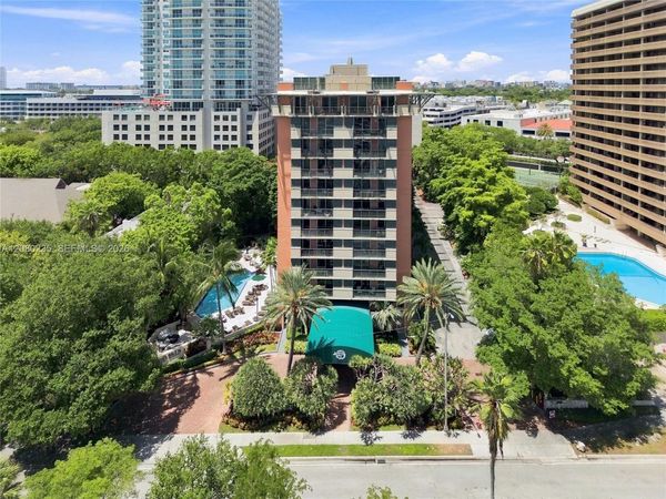 2951 S Bayshore Dr , Unit 305, Miami, FL 33133