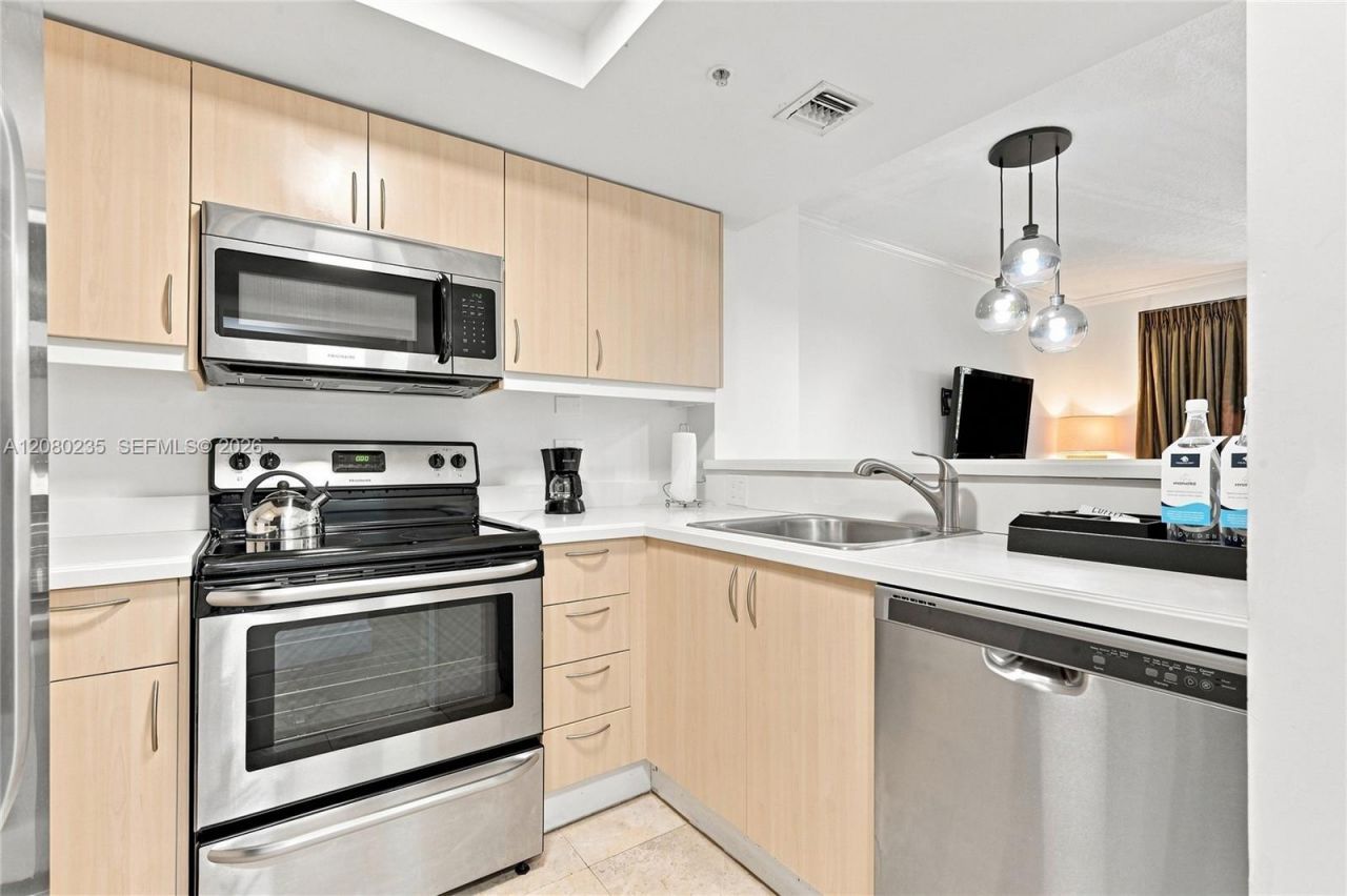 2951 S Bayshore Dr , Unit 305, Miami, FL 33133 Photo