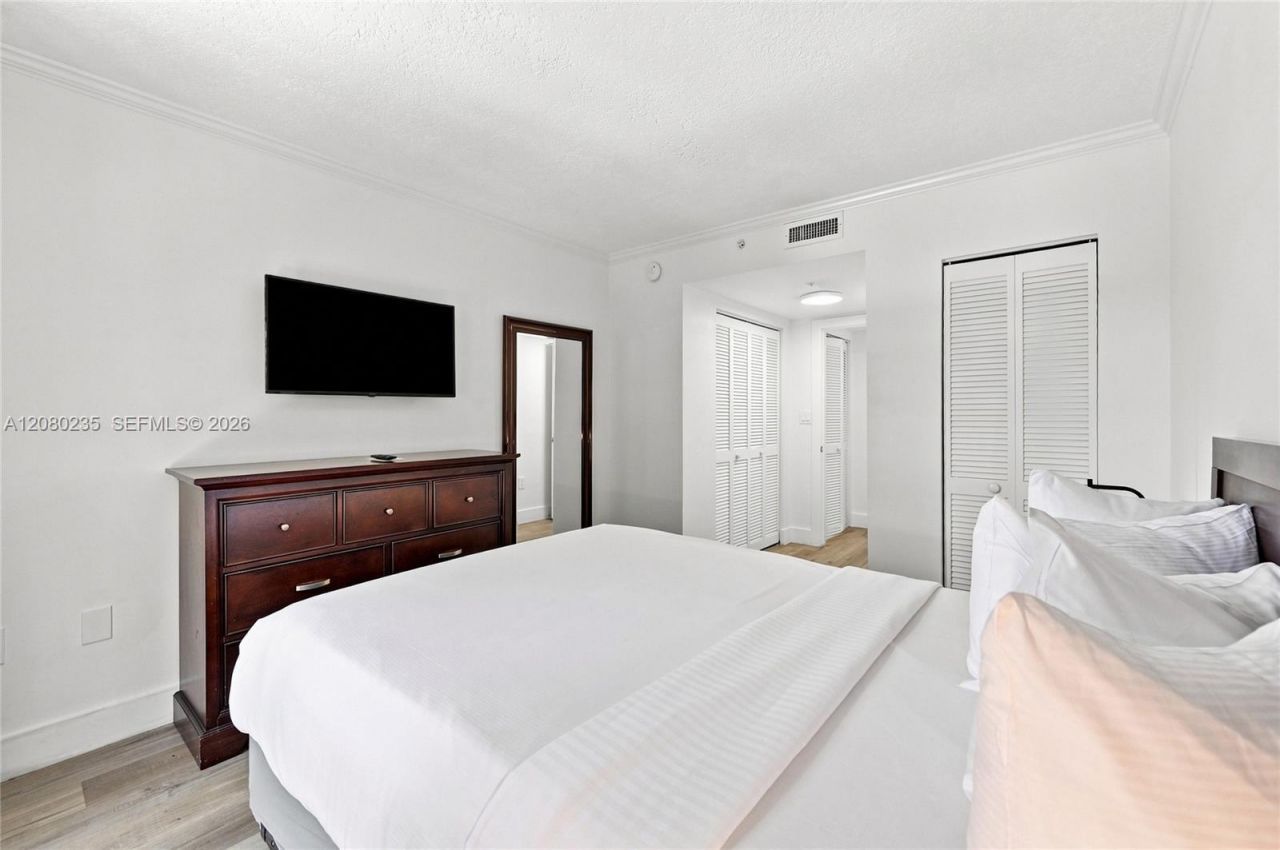 2951 S Bayshore Dr , Unit 305, Miami, FL 33133 Photo
