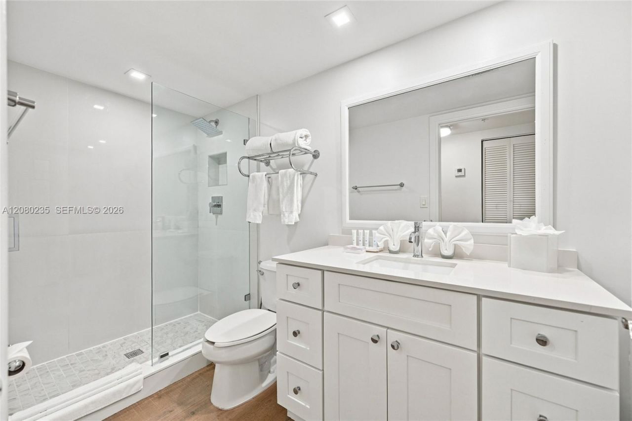 2951 S Bayshore Dr , Unit 305, Miami, FL 33133 Photo