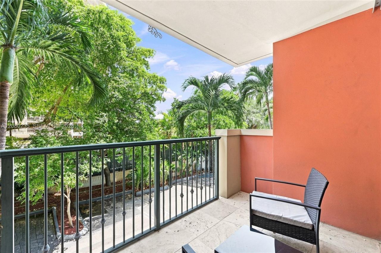 2951 S Bayshore Dr , Unit 305, Miami, FL 33133 Photo