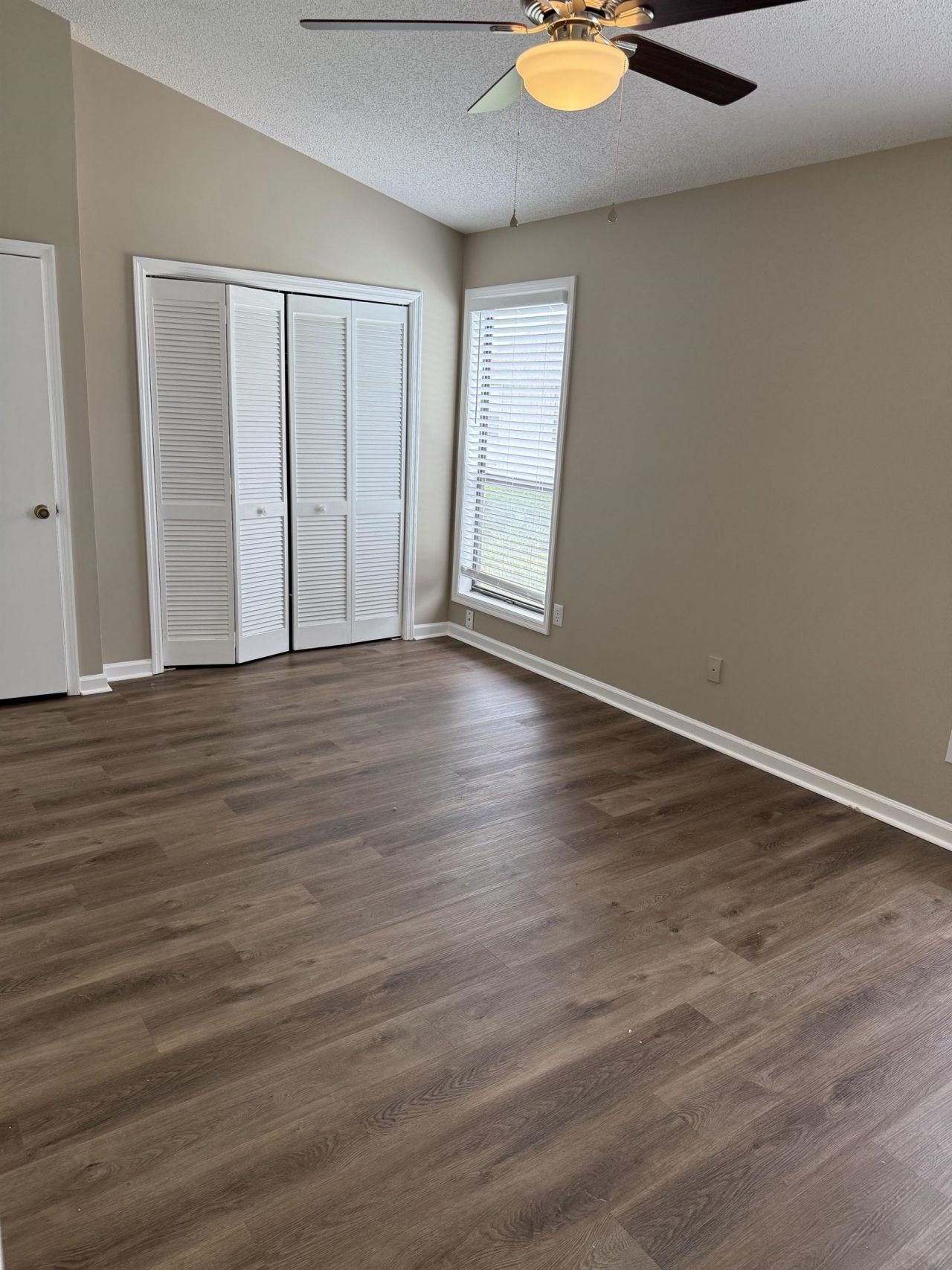 417 Tree Top Ct.  Photo 6