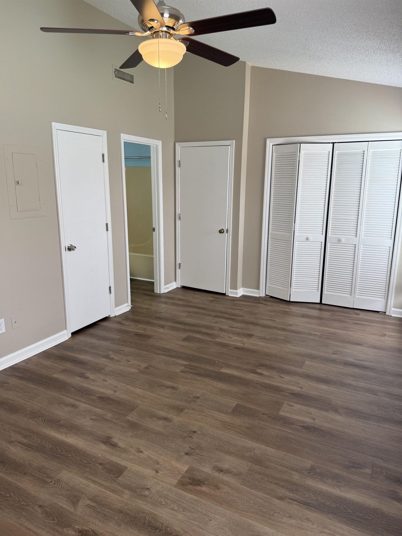 417 Tree Top Ct.  Photo 7