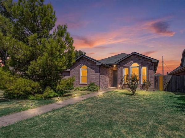 1403 E Brown Street , Wylie, TX 75098