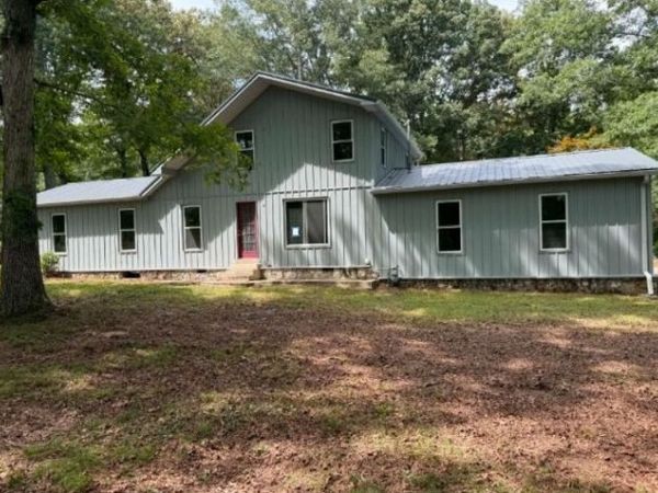 761 Carole Anne Dr , Woodbury, TN 37190