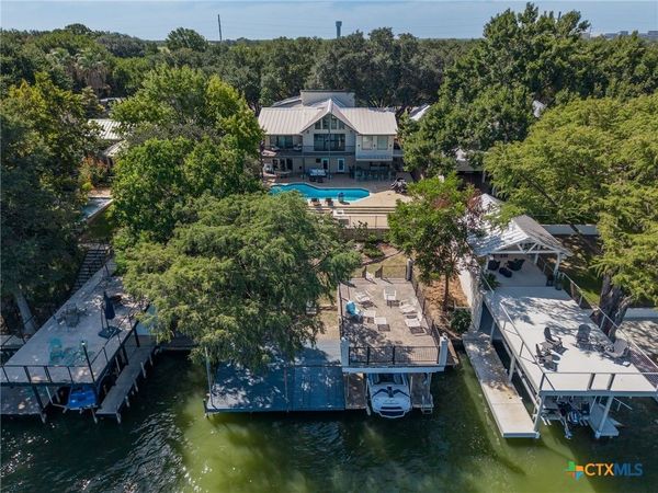 180 Lake Ridge Drive, Seguin, TX 78155