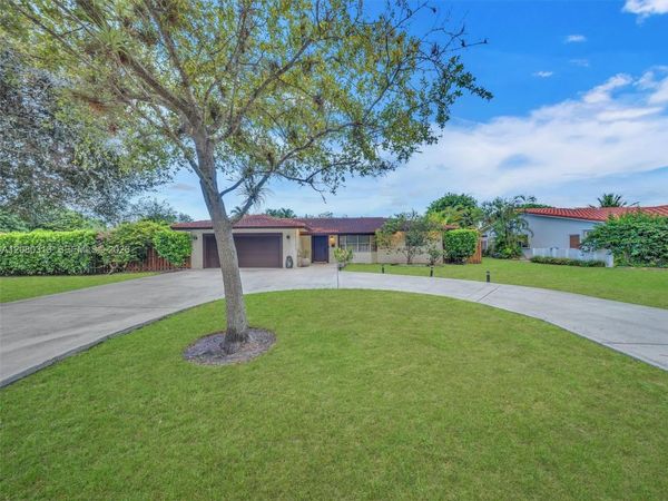 10305 NW 42nd Dr , Coral Springs, FL 33065